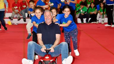 Ralf Schumacher gibt Gummi bei Kindertag
