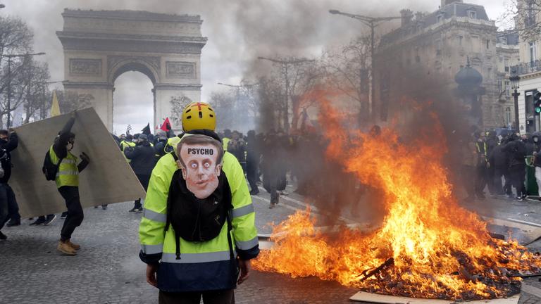 Paris: "Gelbwesten"-Protest eskaliert
