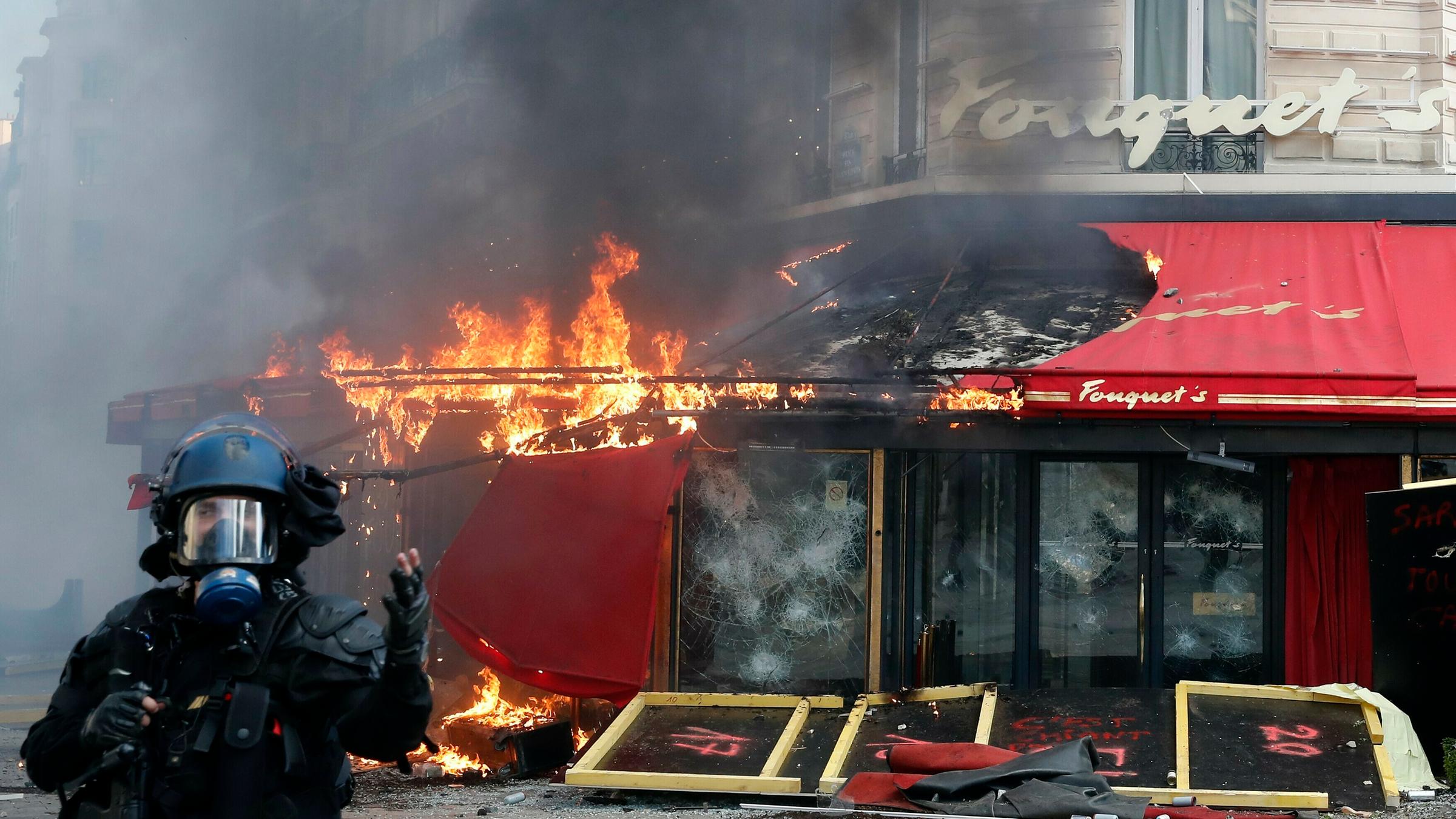 Paris: "Gelbwesten"-Protest eskaliert