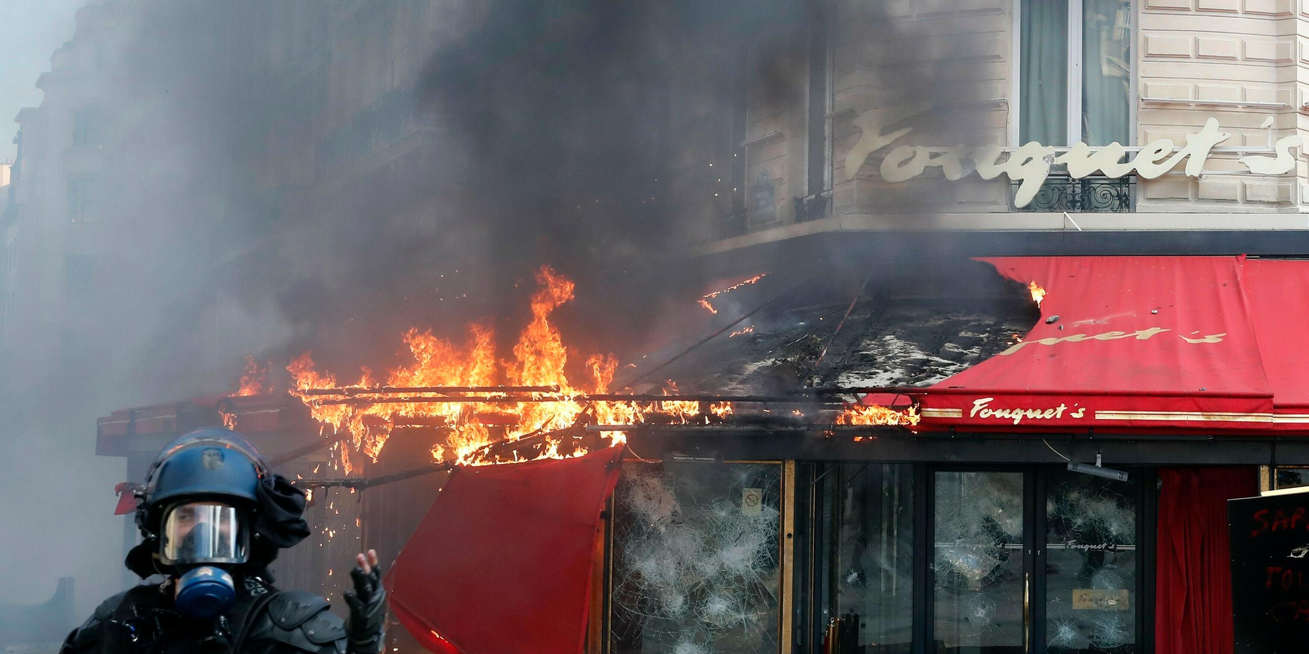 Paris: "Gelbwesten"-Protest eskaliert