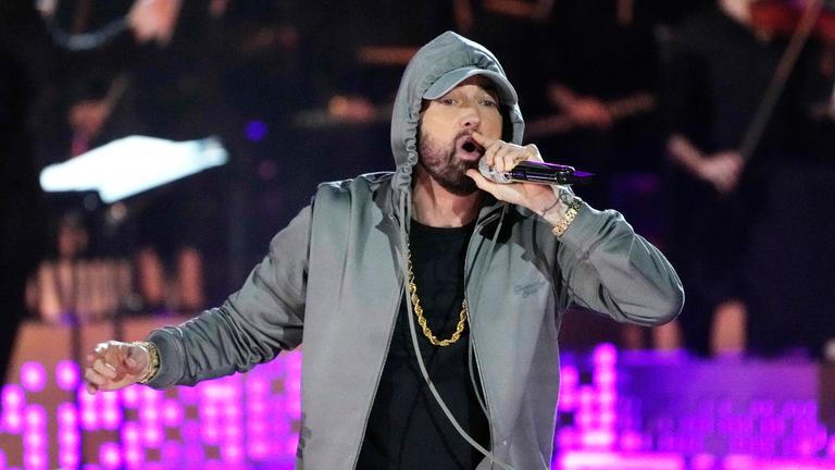 Eminem tritt in Detroit beim "Live From Detroit: The Concert at Michigan Central" auf.