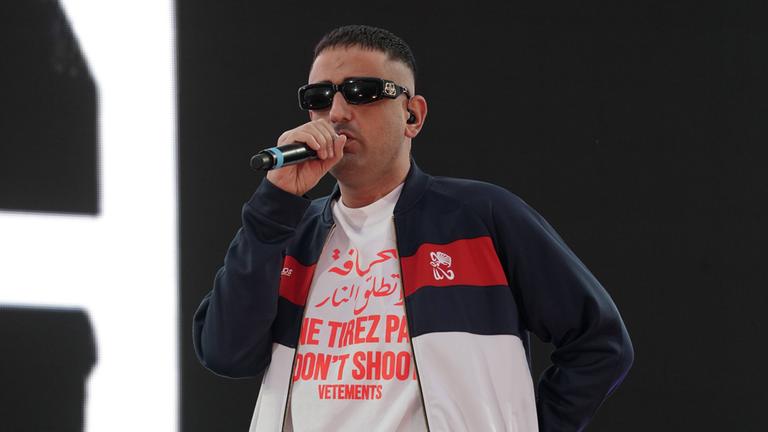 Haftbefehl auf der Bühne des CARStival Mannheim am 10.07.2020.