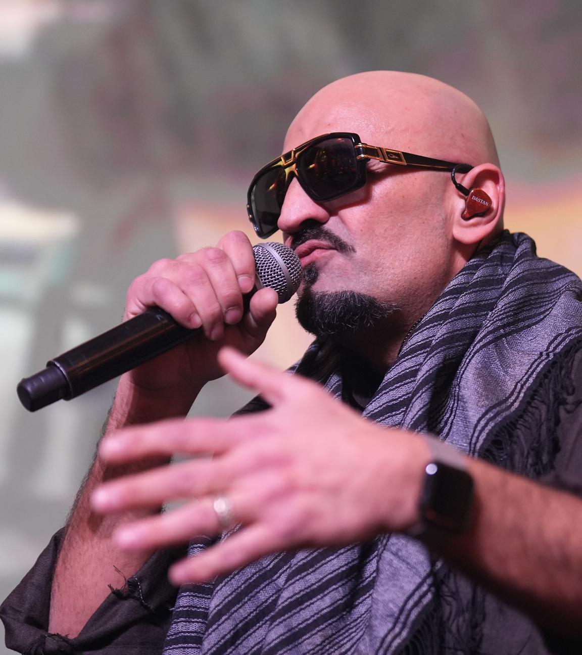 Der deutsche Rapper Xatarrappend beim Boxen: Abend der Legenden am 09.12.2024 