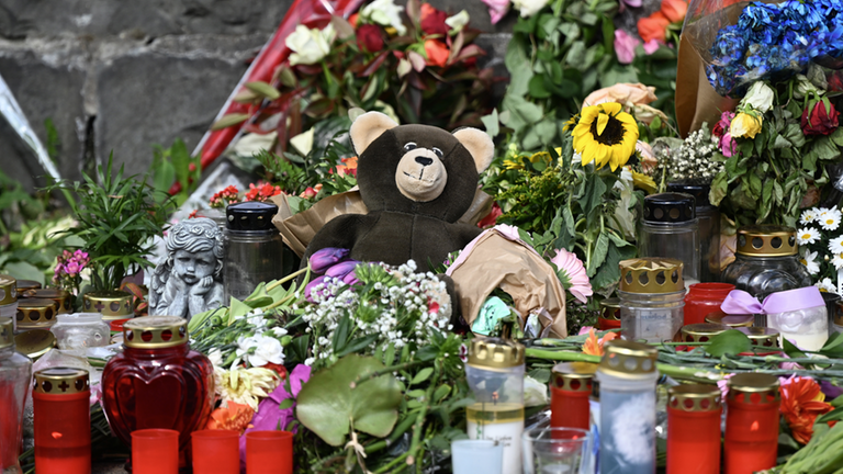 Raser fährt 19-Jährige tot 