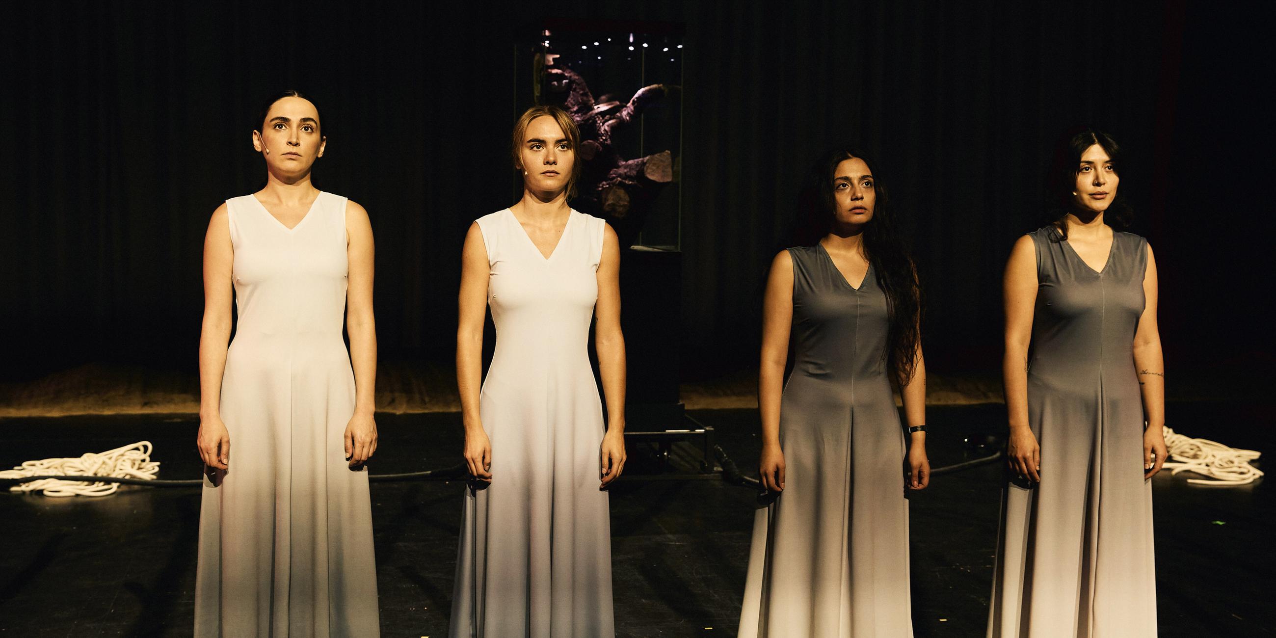 Szene aus Theaterstück "Destination: Origin" von Mohammed Rasoulof