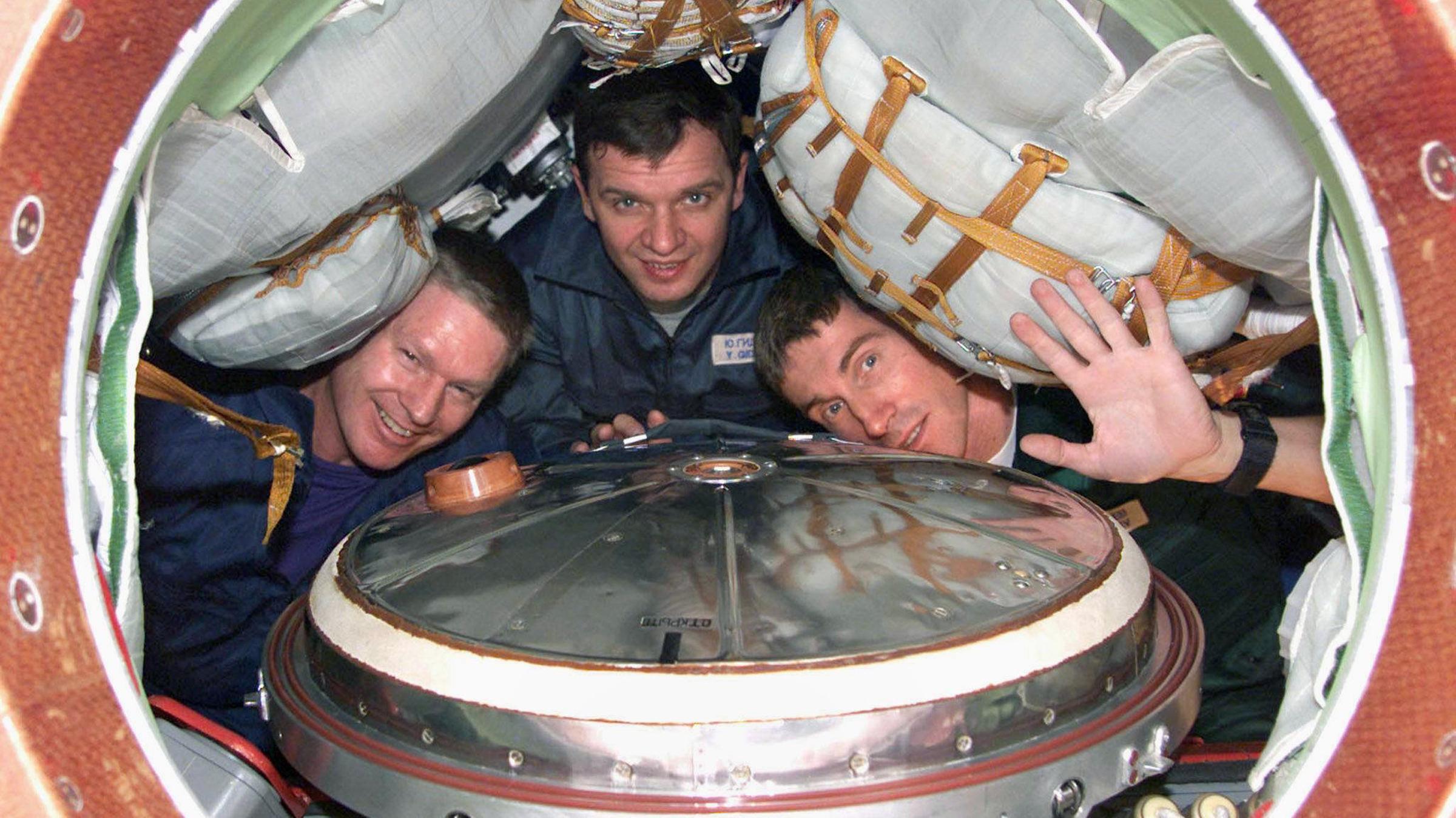 November 2000: Krikaljow, Gidsenko und Shepherd auf der ISS