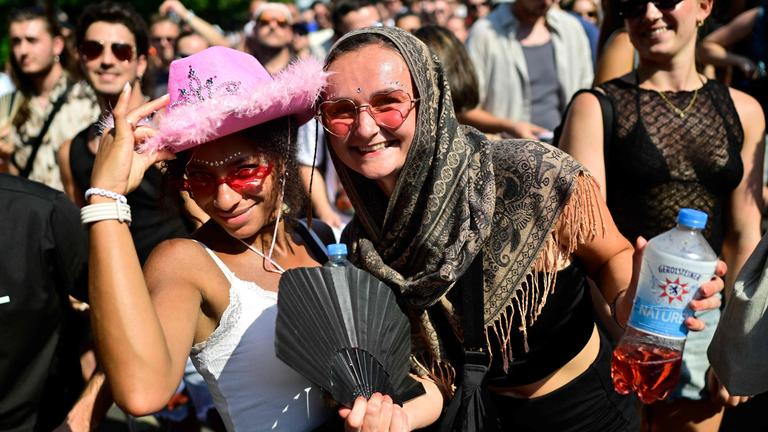 GERMANY-MUSIC-PARADE-RAVE THE PLANET