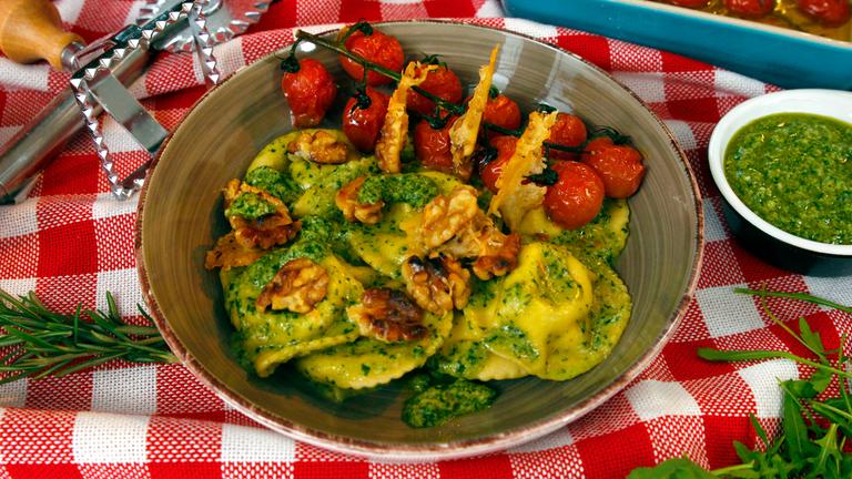 Ravioli mit Ziegenfrischkäse und Rucola-Pesto