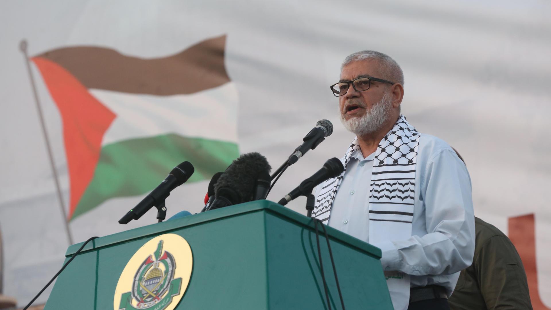 Rawhi Mushtaha, spricht während eines Solidaritätsfestes für die Al-Aqsa-Moschee im Palästina-Stadion in Gaza-Stadt am 01.10.2022.