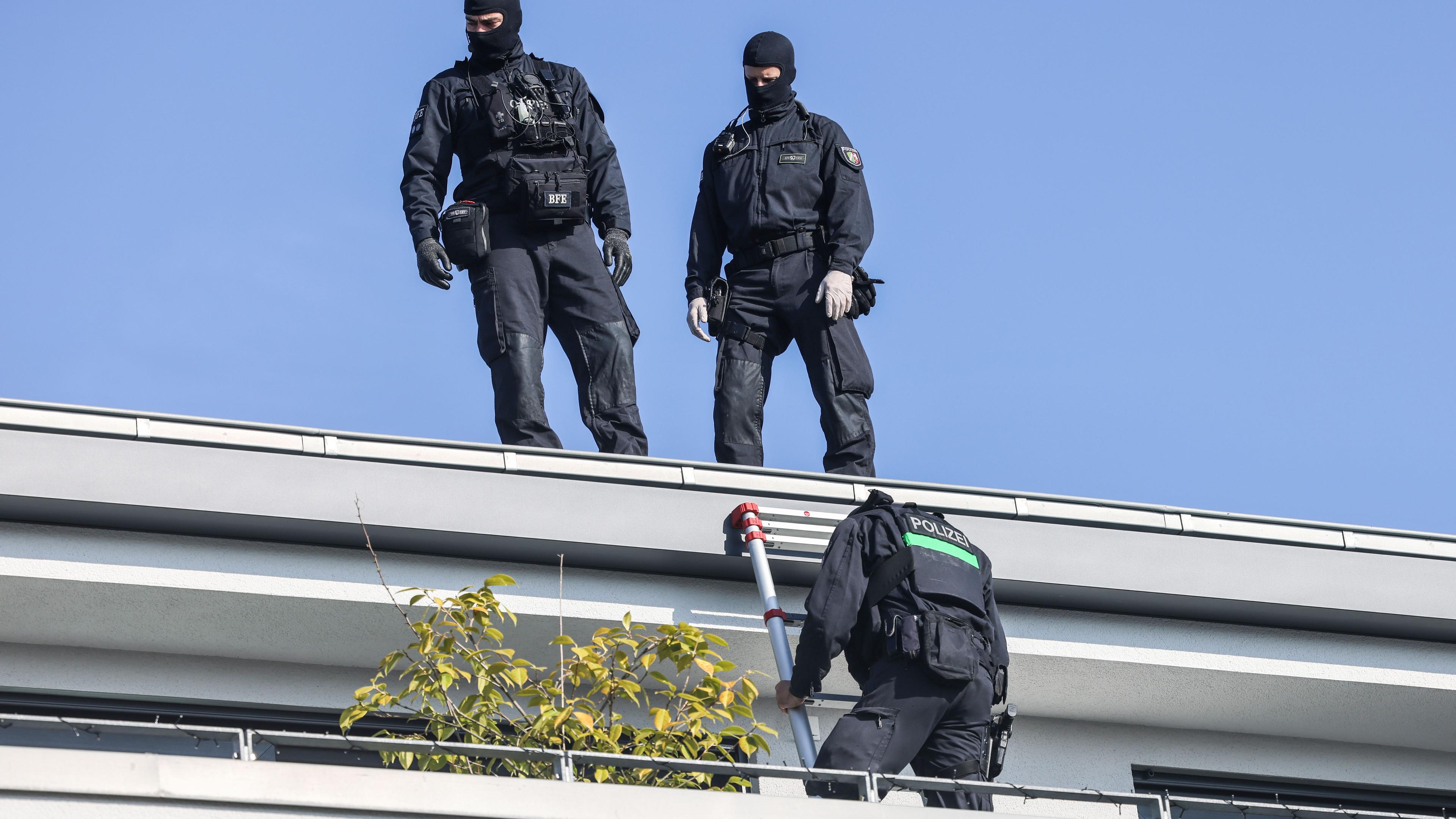 Bei einem europaweiten Einsatz gegen die organisierte Drogenkriminalität durchsuchen Einsatzkräfte seit dem Morgen Wohn- und Gewerbeobjekte in Deutschland, Belgien, den Niederlanden, Polen und Spanien. Archivbild