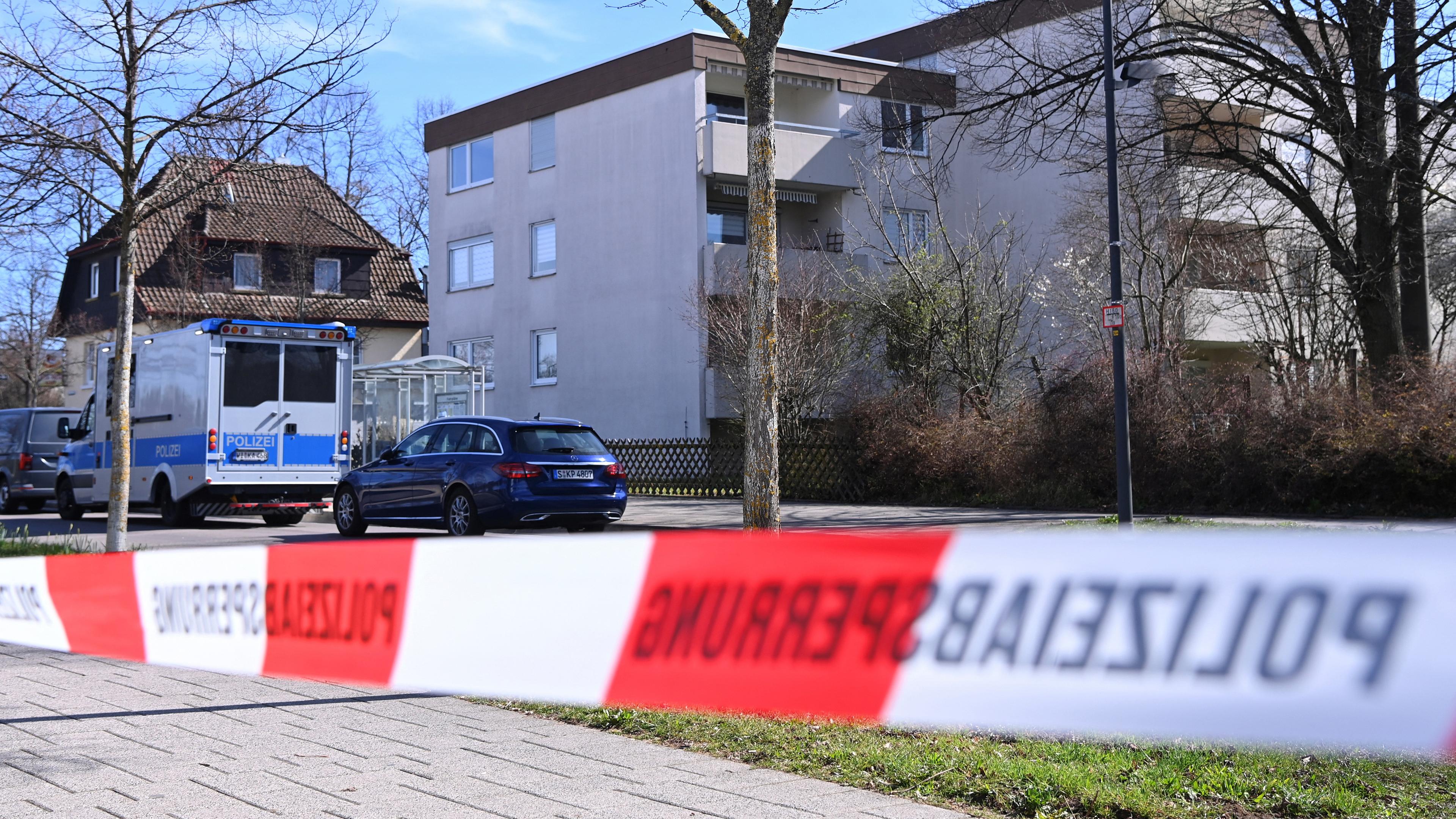Tatort nach Razzia in der sogenannten Reichsbürgerszene, aufgenommen am 22.03.2023 in Reutlingen