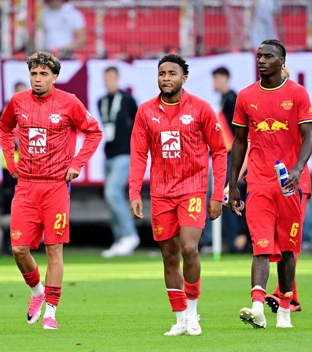v.l. Maxime Esteve, Tidiam Gomis, Neil El Aynaoui, Christopher Nkunku, Ezechiel Banzuzi (Leipzig) am 05.09.2026 in Bremen.