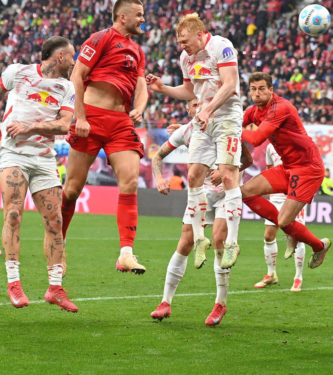 Tor Eric DIER (Bayern Muenchen) per Kopf zum 1-2.