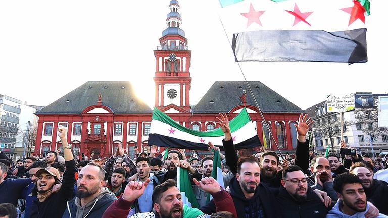 Syrer feiern in Mannheim