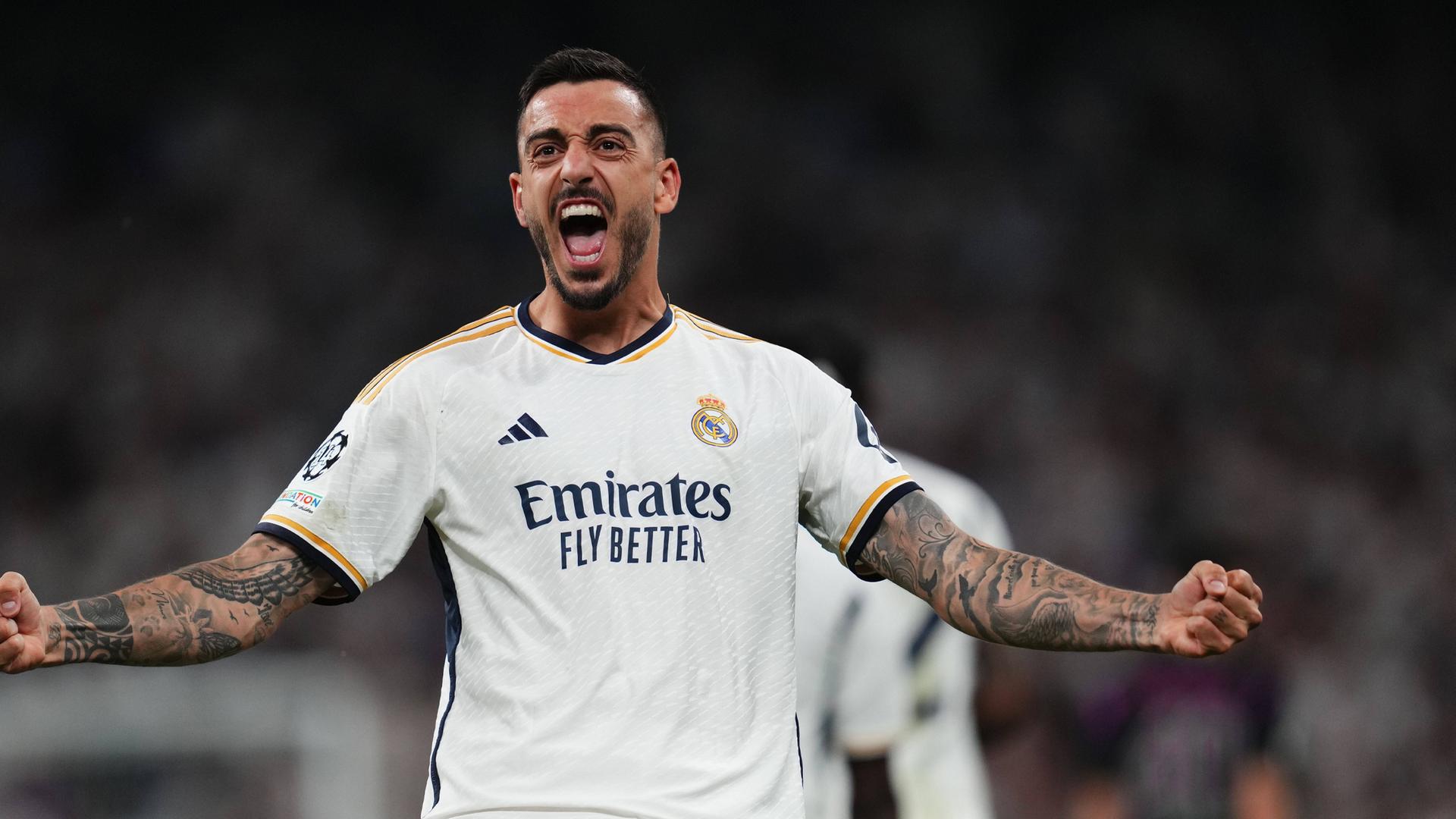 Joselu (Real Madrid) jubelt über sein Tor.