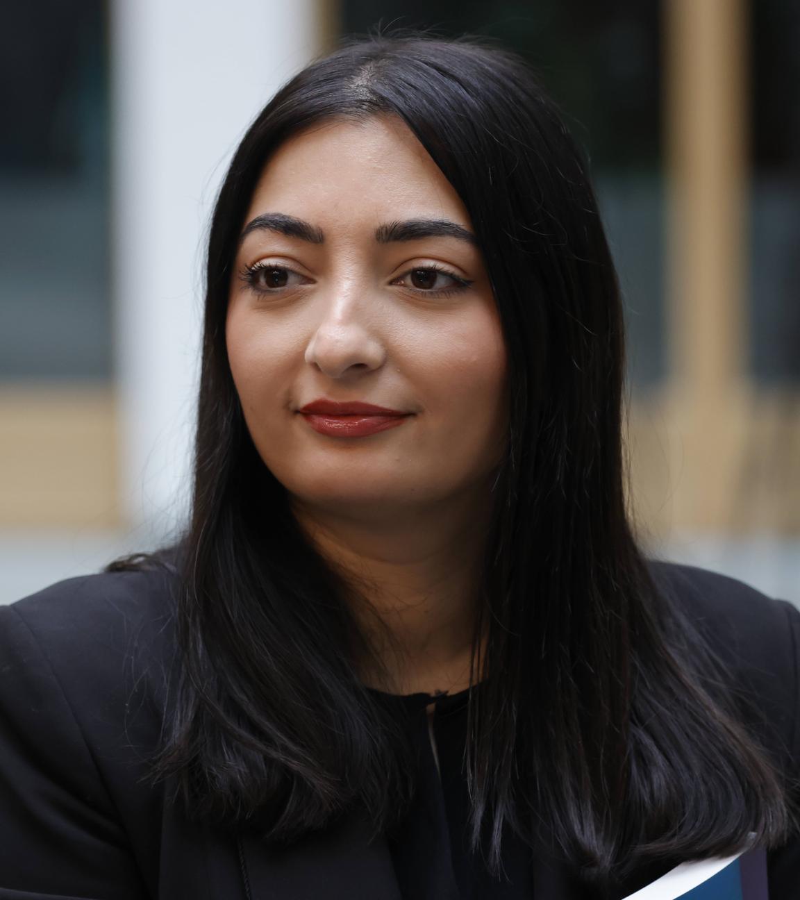 Reem Alabali-Radovan bei einer Bundespressekonferenz am 11.12.2024 in Berlin