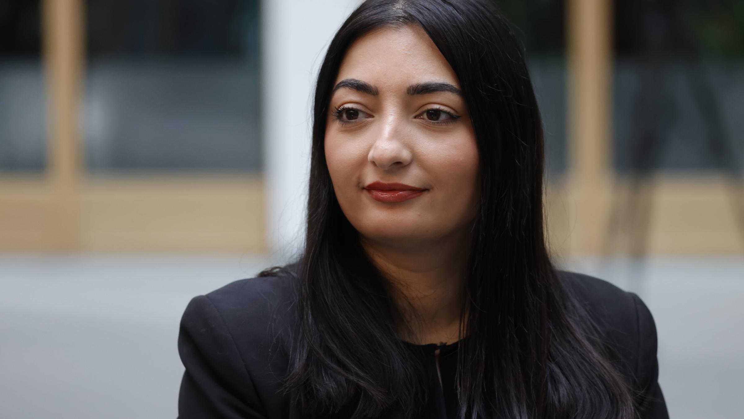 Reem Alabali-Radovan bei einer Bundespressekonferenz am 11.12.2024 in Berlin