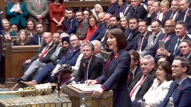 Rachel Reeves verkündet im Unterhaus den Haushalt 