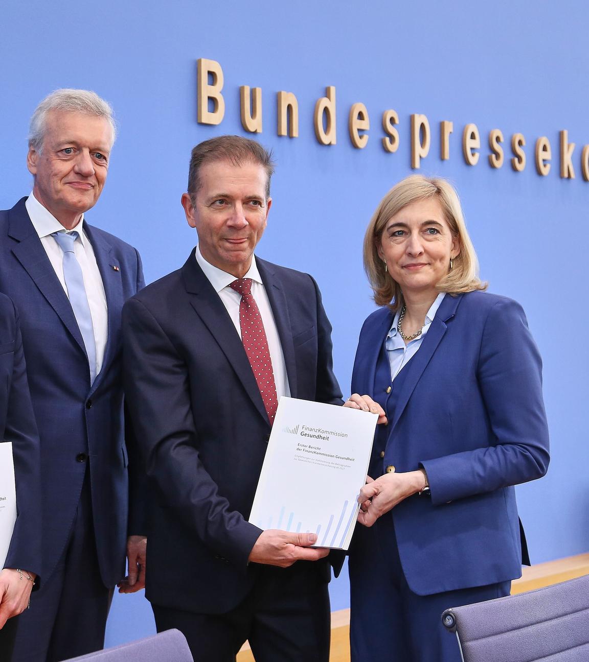 Eine Expertenkommission hatte Ende März mehrere Dutzend Vorschläge präsentiert, um die gesetzliche Krankenversicherung zu reformieren.