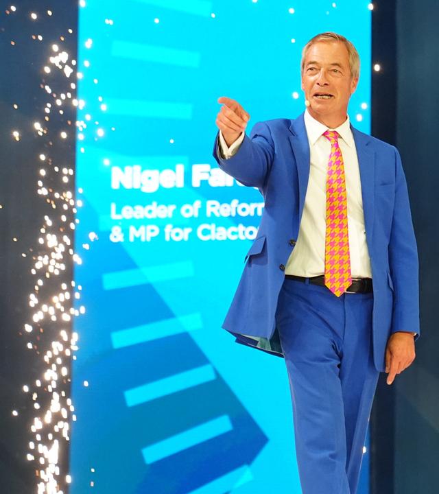 05.09.2026, Großbritannien, Birmingham: Der Vorsitzende von Reform UK, Nigel Farage, spricht während des Reform-UK-Parteitags im National Exhibition Centre in Birmingham.