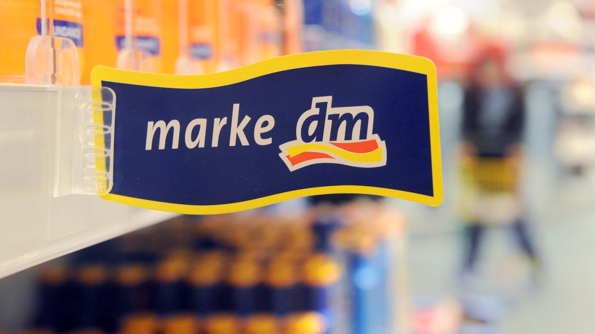 Regal im Drogeriemarkt dm