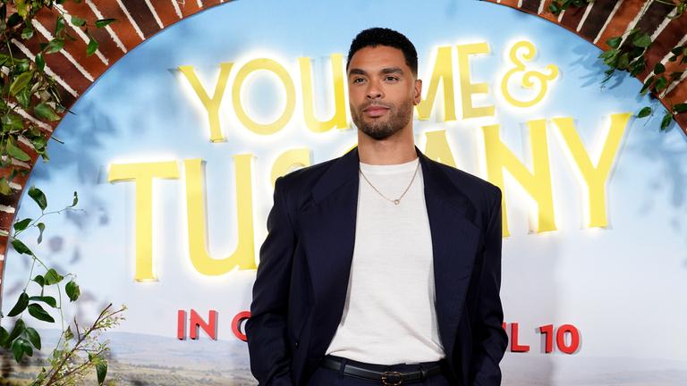 Regé-Jean Page in neuer Liebeskomödie