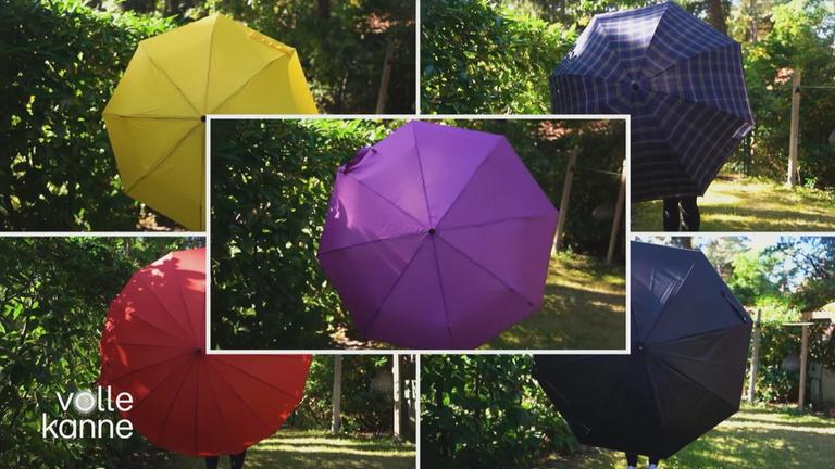 Fünf verschiedene Regenschirme aufgespannt im Splitscreen