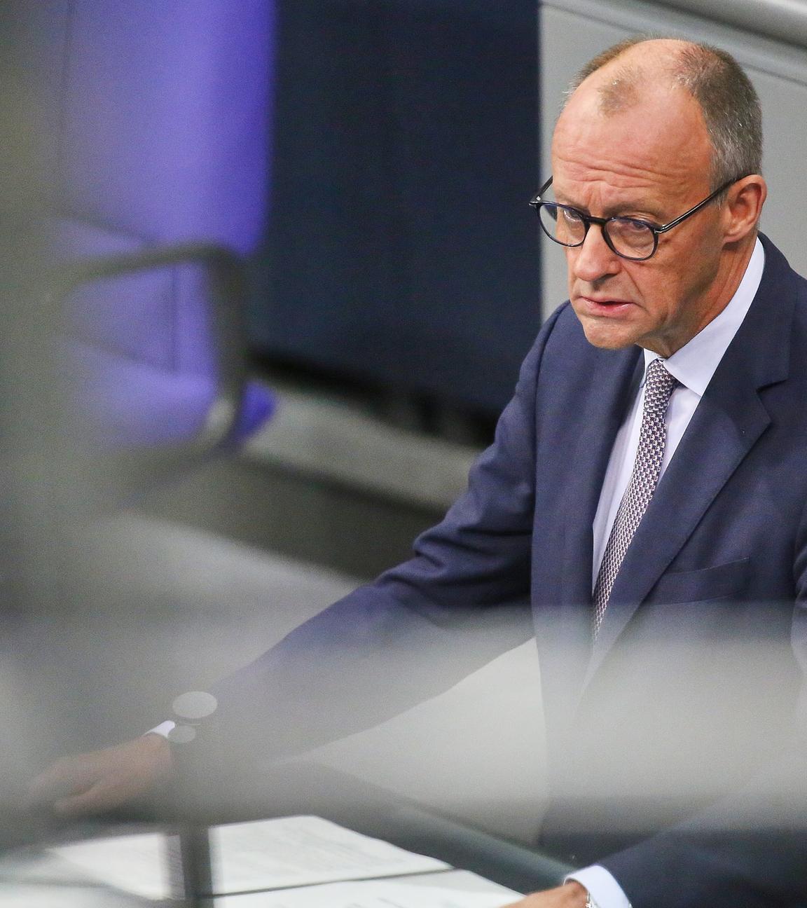 Berlin, Deutschland, 16.10.2025: Deutscher Bundestag: 34. Bundestagssitzung: Bundeskanzler Friedrich Merz (CDU) hält eine Regierungserklärung.