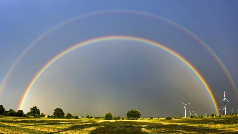 Ein doppelter Regenbogen in Brandenburg, aufgenommen am 13.06.2008