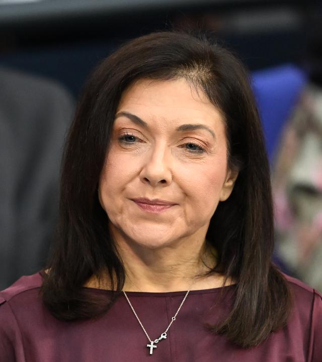 07.10.2026, Berlin: Katherina Reiche (CDU), Bundesministerin für Wirtschaft und Energie, spricht im Bundestag bei der Regierungsbefragung.