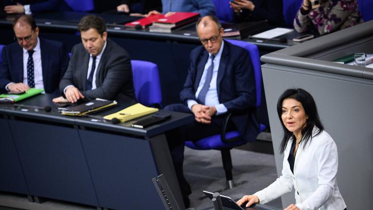 30.01.2026, Berlin: Katherina Reiche (CDU), Bundesministerin für Wirtschaft und Energie, gibt in der 57. Plenarsitzung der 21. Legislaturperiode im Deutschen Bundestag eine Regierungserklärung zum Jahreswirtschaftsbericht 2026 ab.