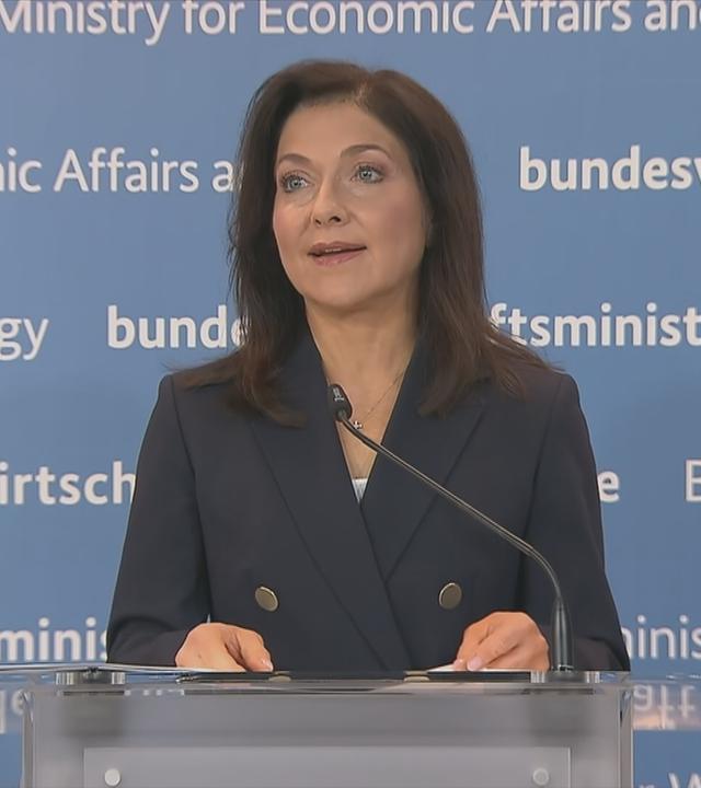 Bundeswirtschaftsministerin Katherina Reiche bei einer Pressekonferenz