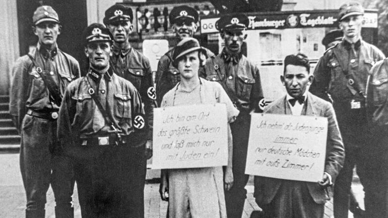 Durch die aufgeheizte antisemitische Stimmung wird auch indirekte Gewalt auf die jüdische Bevölkerung ausgeübt: Die Zahl der Suizide jüdischer Bürger nimmt in der Zeit nach der Pogromnacht stark zu.