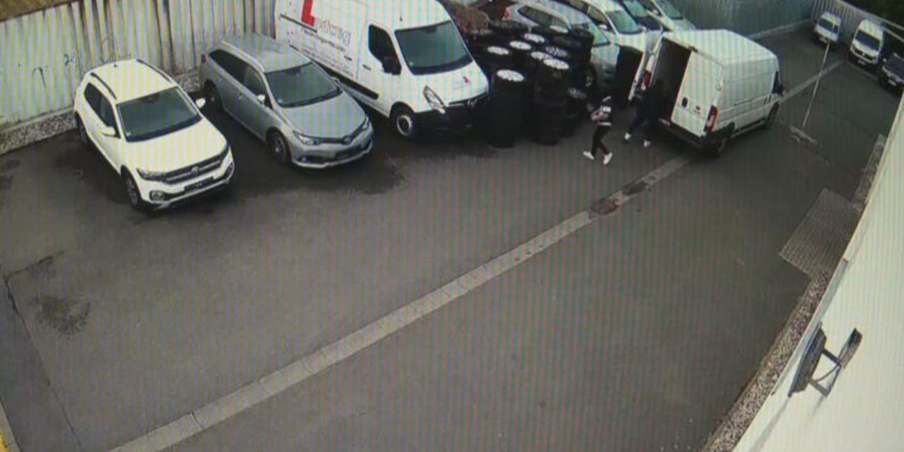144 Radsätze aus Autohaus gestohlen