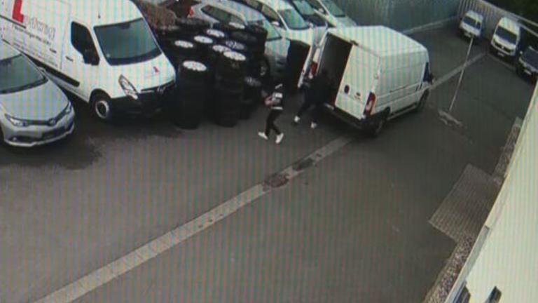 144 Radsätze aus Autohaus gestohlen