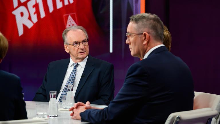 Reiner Haseloff und Alexander Schweitzer bei Maybrit Illner