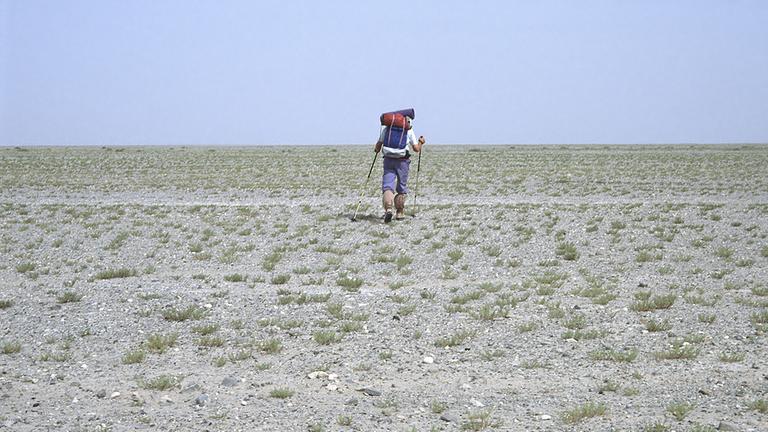 Reinhold Messner in der Wüste Gobi (2004)
