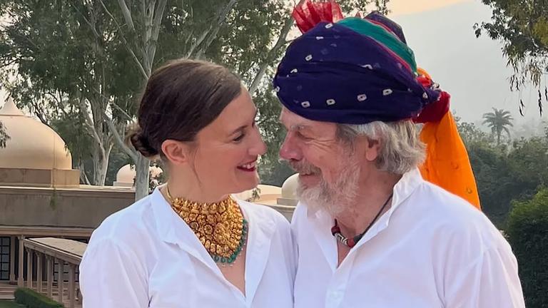 Bergsteiger Reinhold Messner und Frau Diane gaben sich erneut das Ja-Wort. Er hatte seine dritte Ehefrau 2021 geheiratet. Auf Instagram teilt der 80-Jährige ein inniges Foto. (01.09.2025)