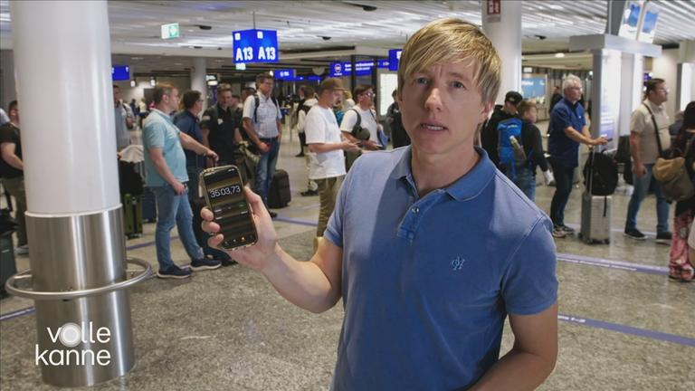 Reporter am Flughafen