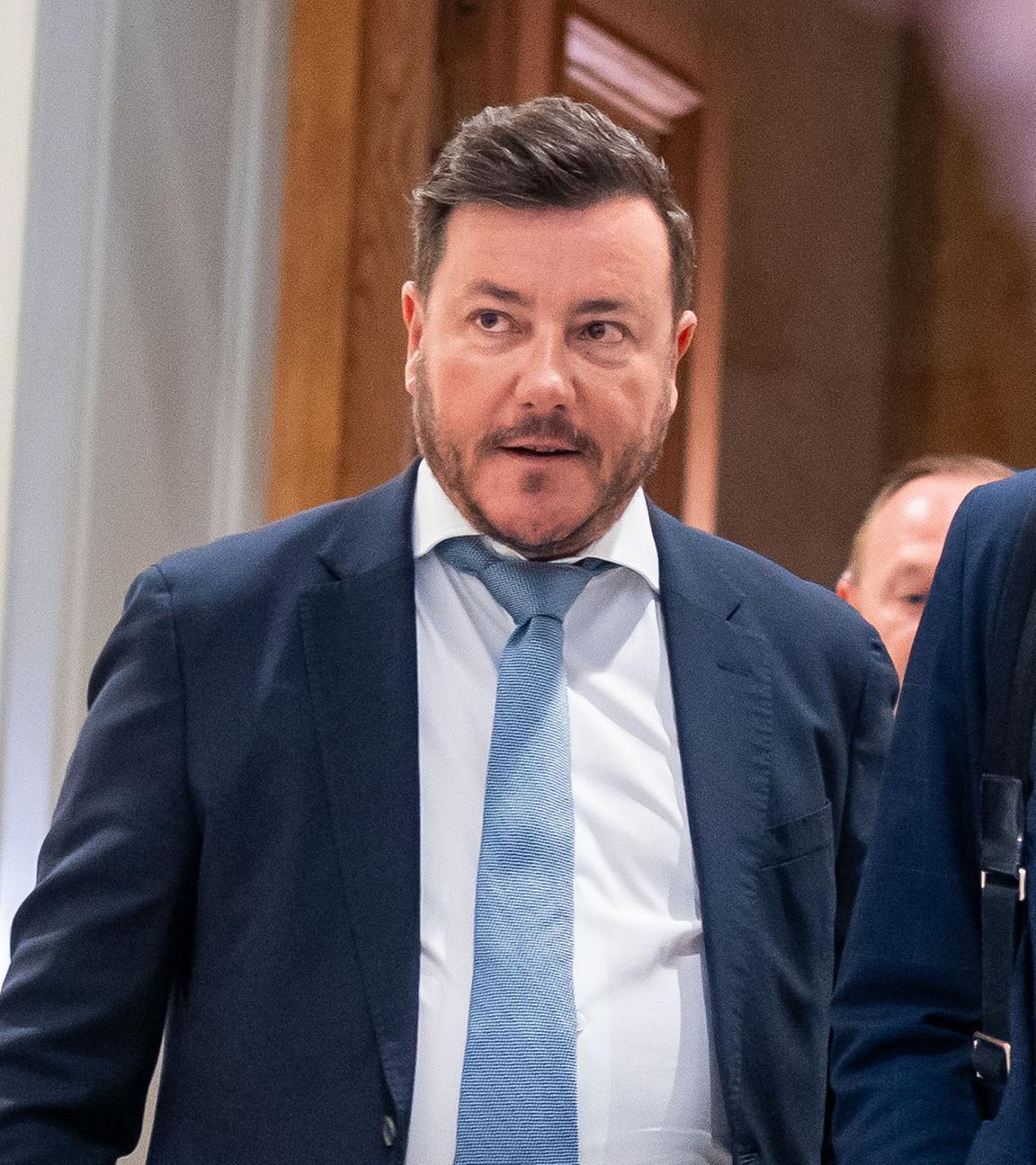 (Archiv) Signa-Gründer René Benko trifft im Österreichischen Parlament für die Befragung in einem parlamentarischen Ausschuss ein.