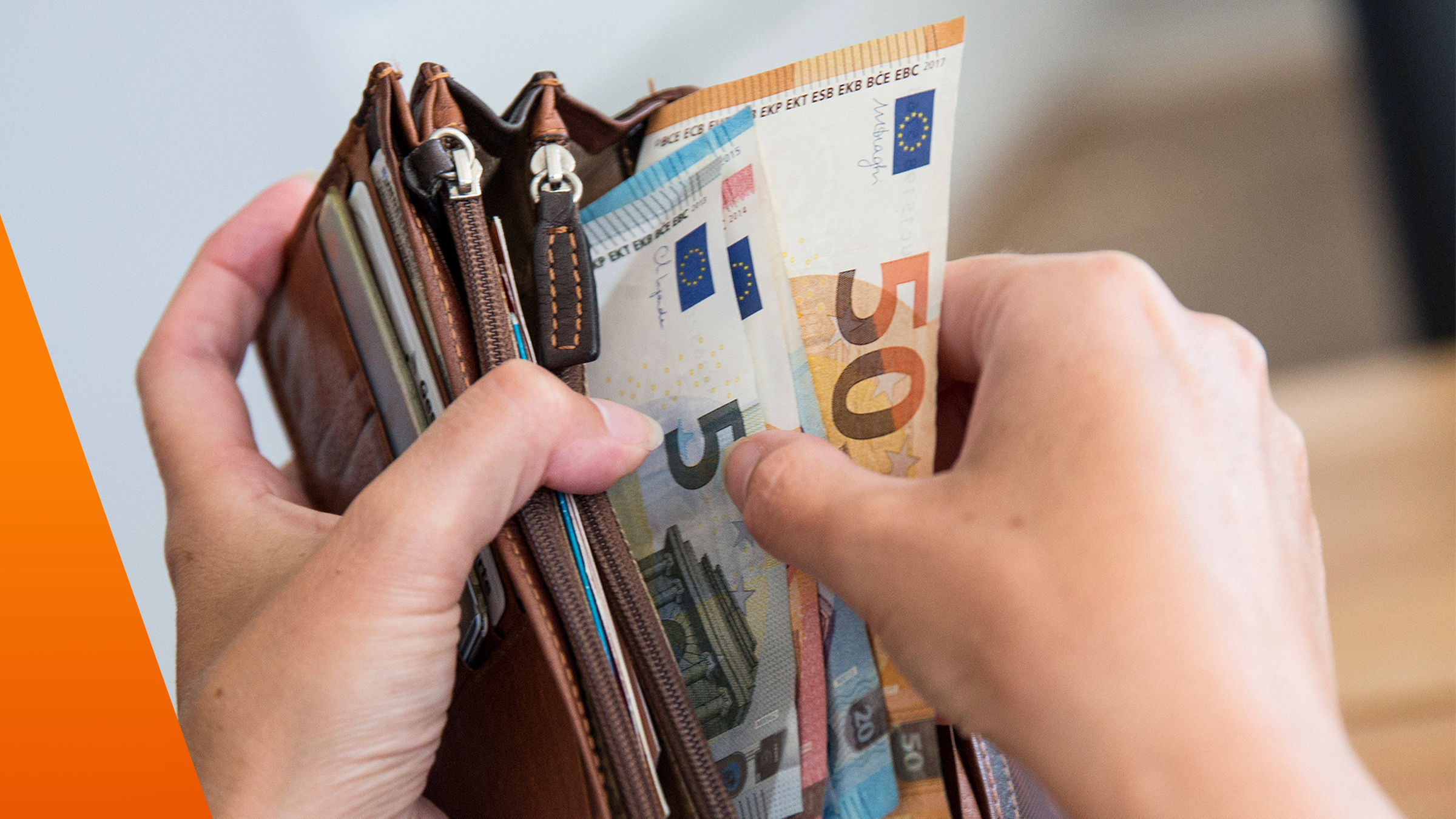 Geldscheine in der Börse