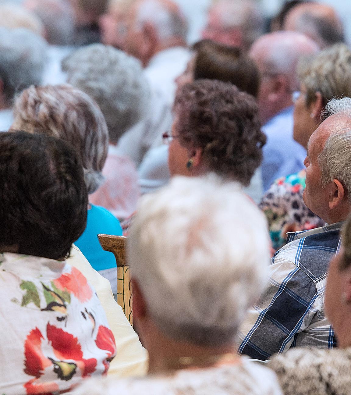 Archiv: Rentner bei einer Veranstaltung, aufgenommen am am 06.06.2015 in Eberswalde (Brandenburg) 