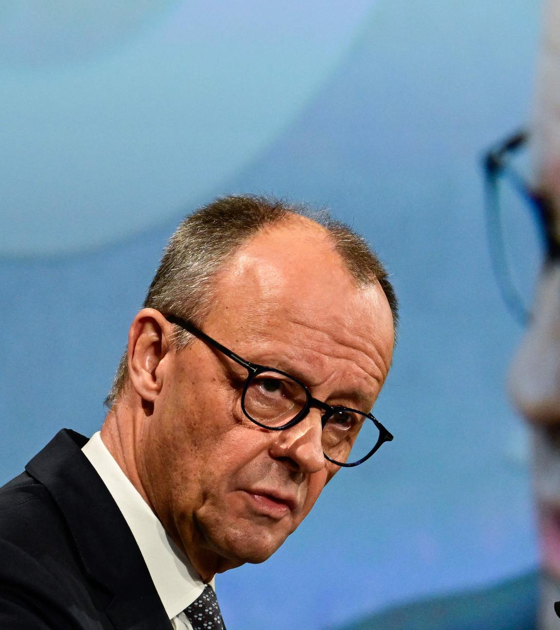 Berlin: Bundeskanzler Friedrich Merz (CDU) spricht beim Wirtschaftsgipfel der Süddeutschen Zeitung.