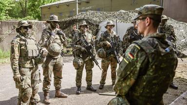 Reservisten bei einer Übung