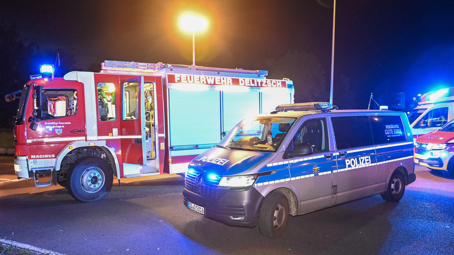 Symbolbild: Einsatzfahrzeuge von Rettungskäften