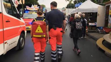 Rettungssanitäter auf der Cranger Kirmes