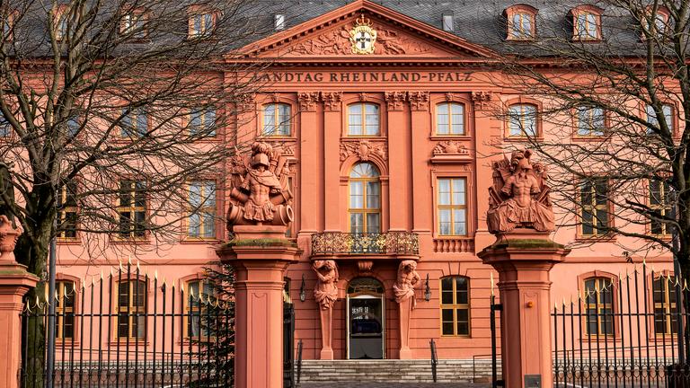 Blick auf den rheinland-pfälzischen Landtag in Mainz