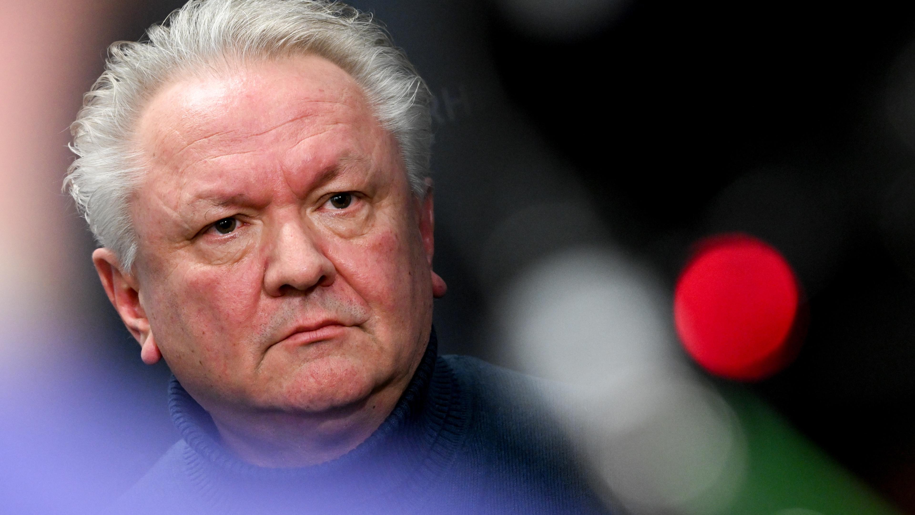 Rheinmetall-Chef Armin Papperger während eines Pressetermins in Unterluess.