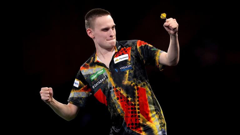 Ricardo Pietreczko jubelt bei der Darts-WM
