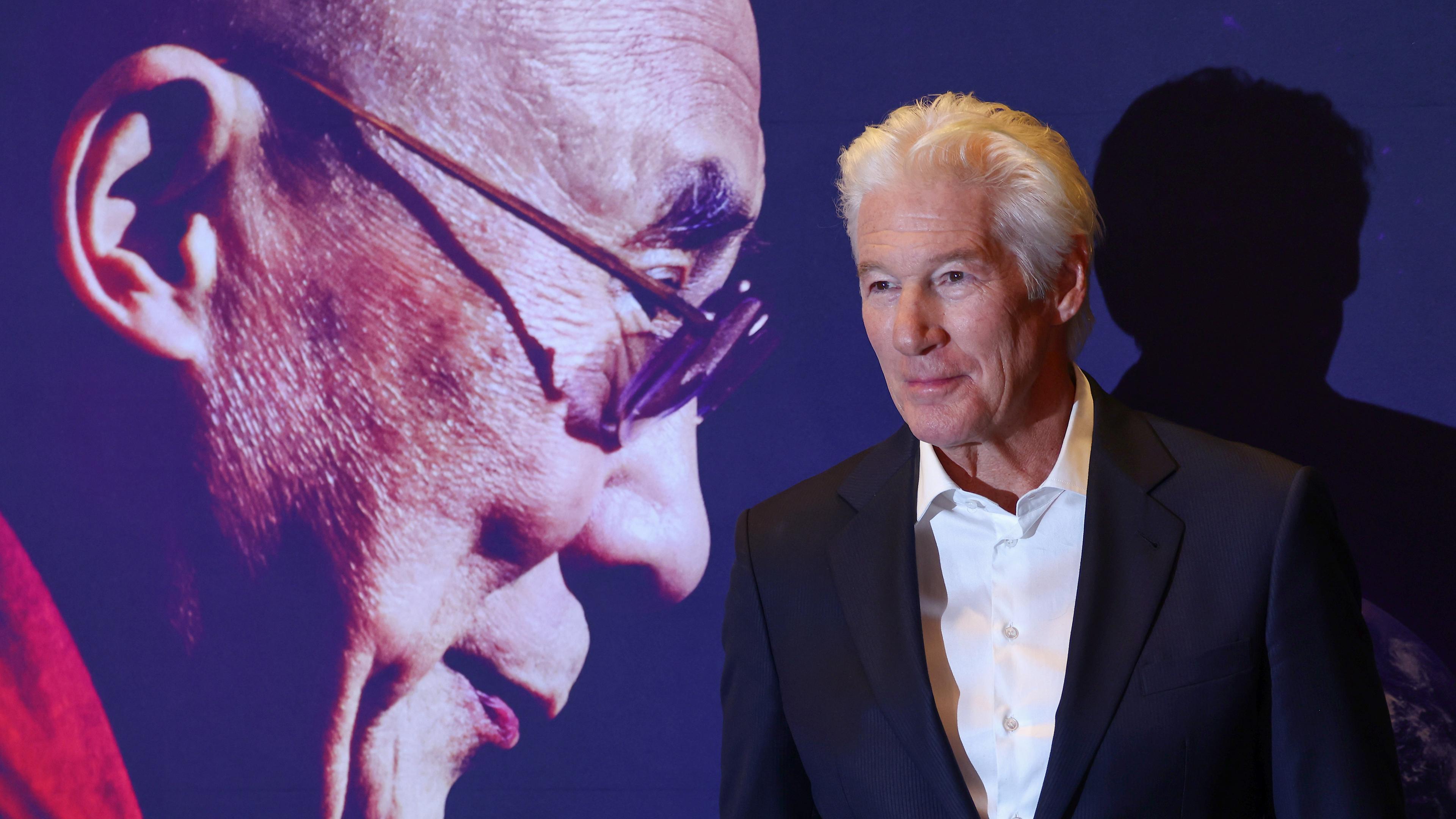 Richard Gere präsentiert sich in Berlin